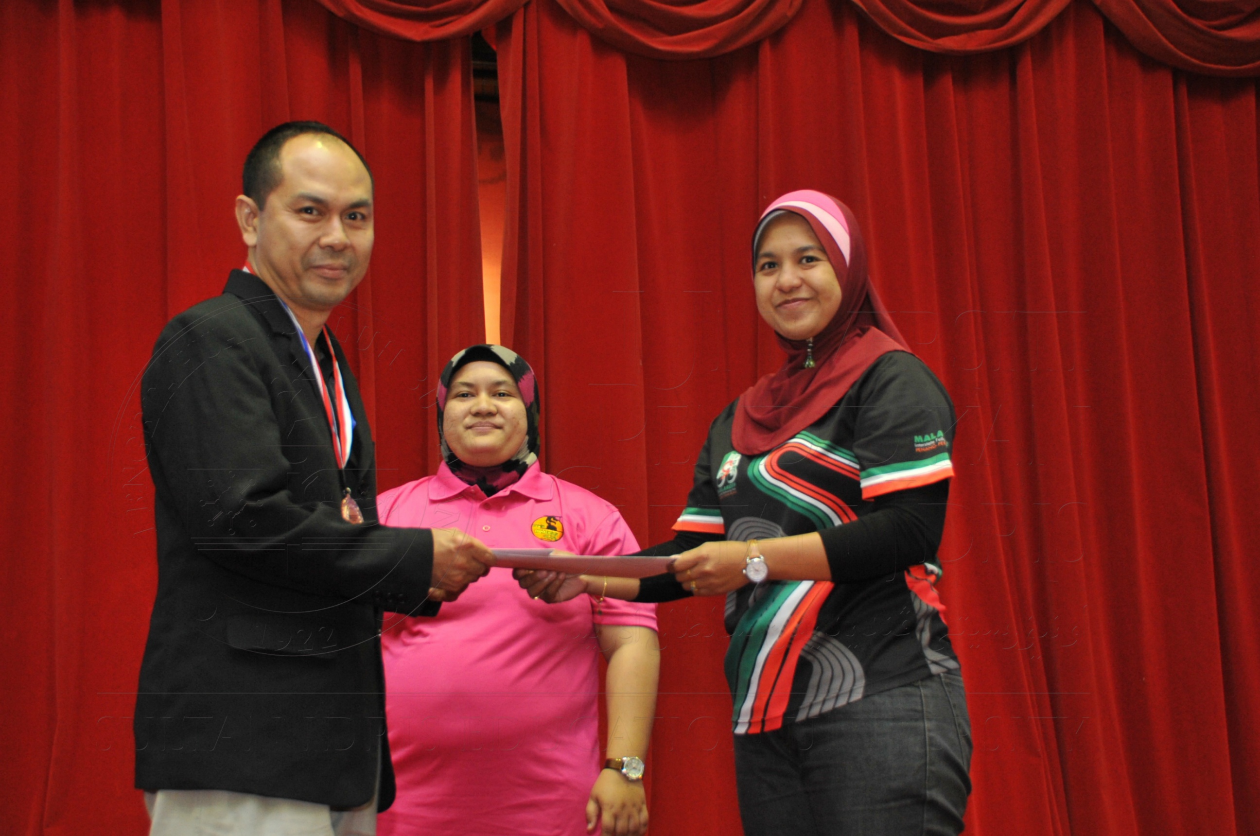 PRO15 158 CATUR HAS 9443